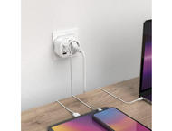 Разклонители Hama мултипортов контакт + USB, в бяло